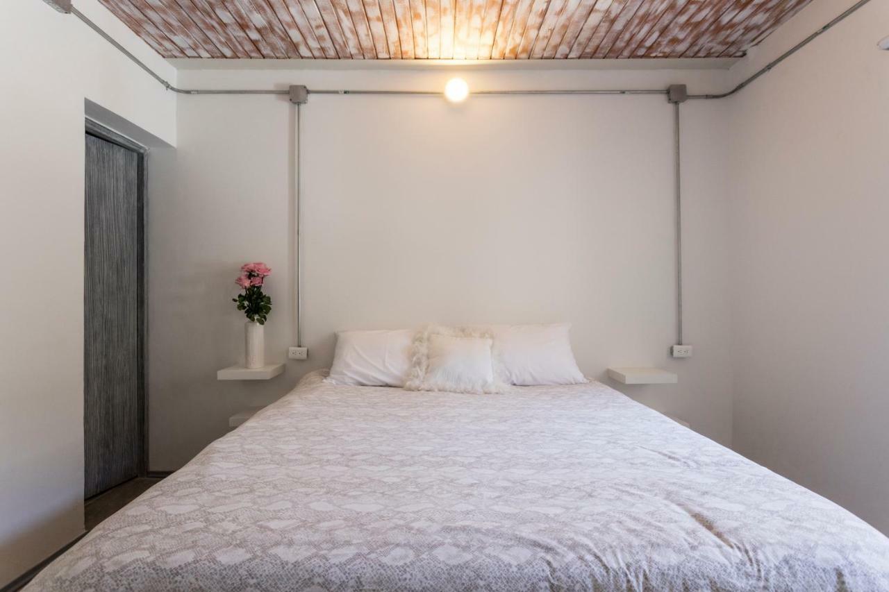 Gaston Coliving * Medellin
